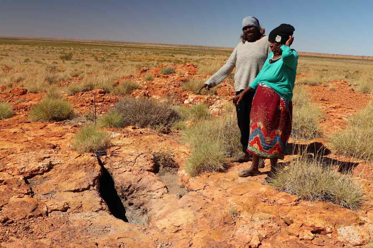 aboriginal women waterhole