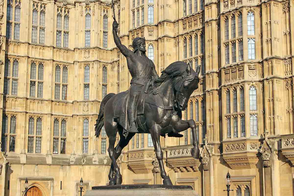 baron carlo marochetti richard lionheart statue