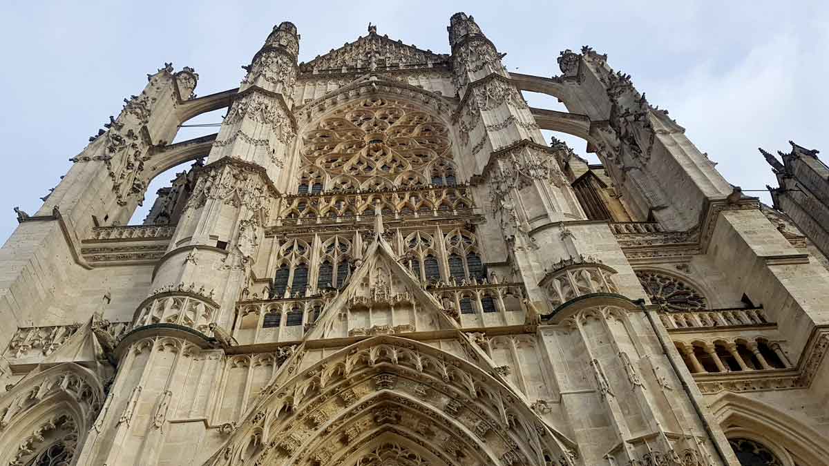beauvais gothic cathedral west facade