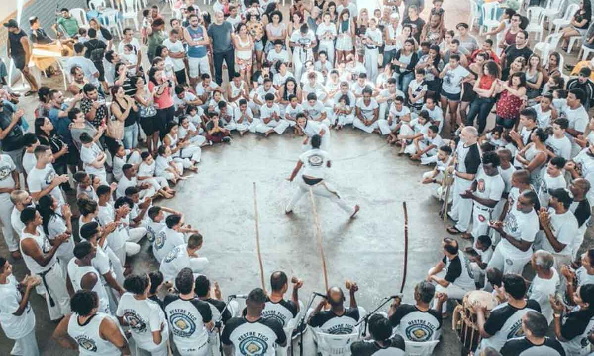 capoeira crowd niteroi globo