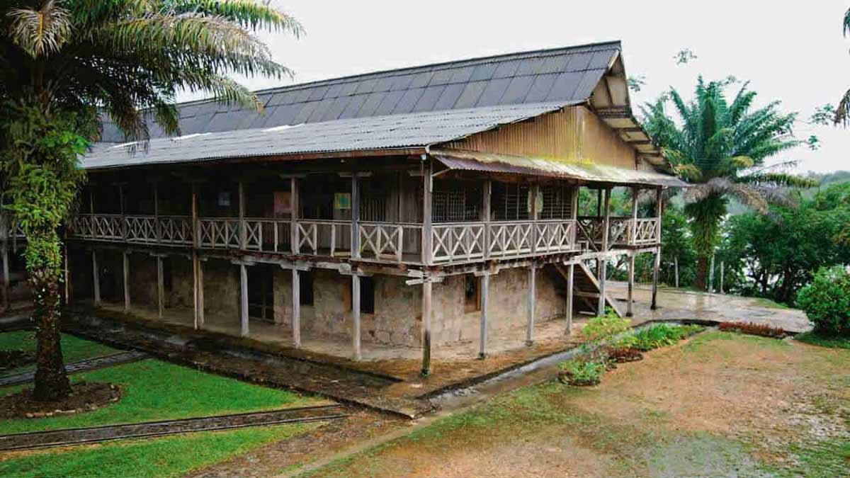 casa arana rubber house today