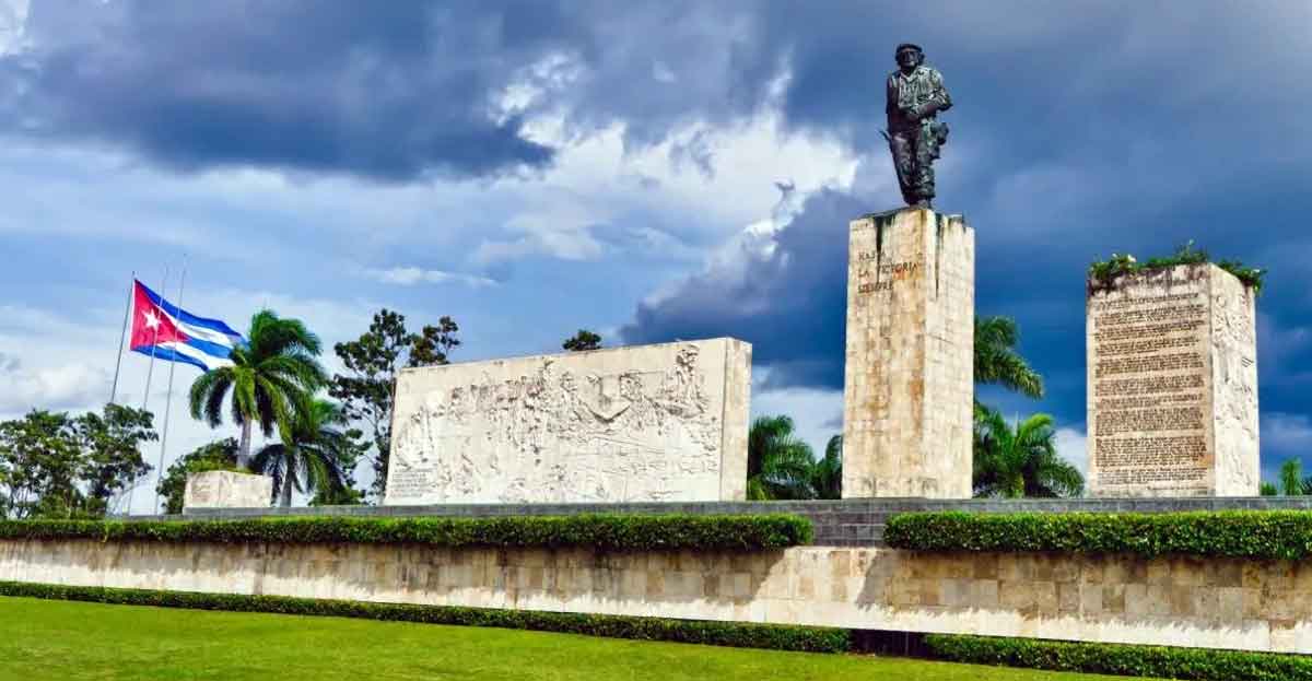 che guevara memorial cuba