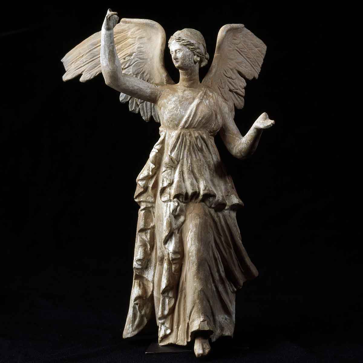 figurine of nike victory