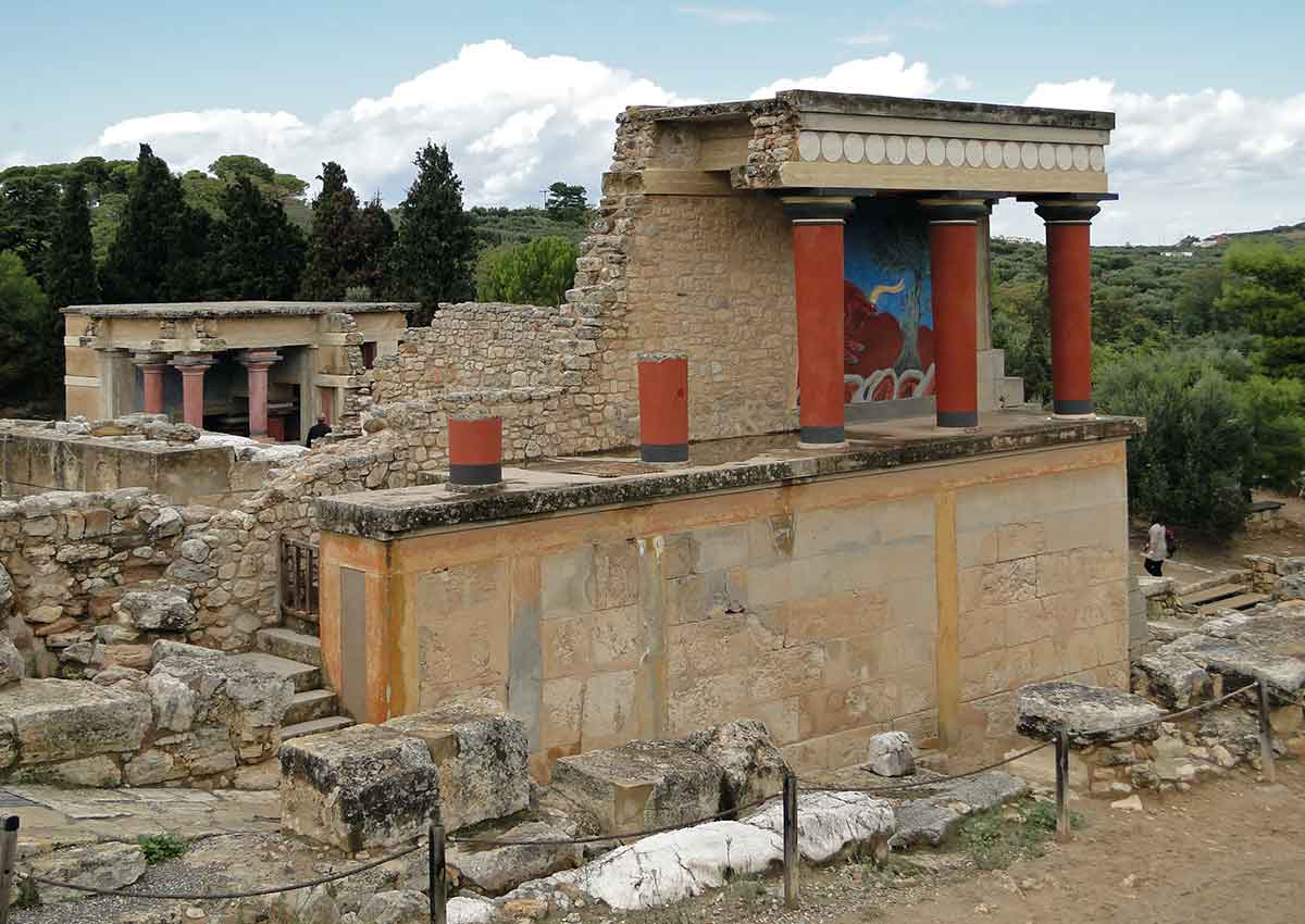 knossos north portico