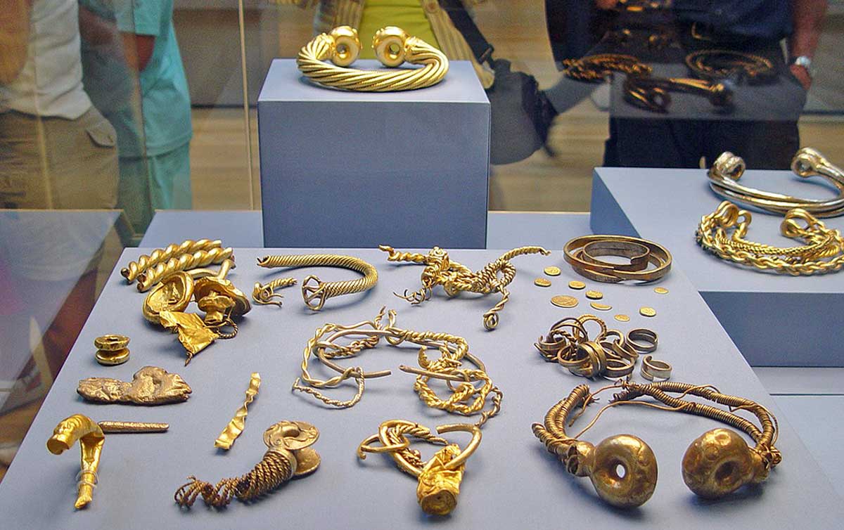 snettisham hoard celtic jewelry