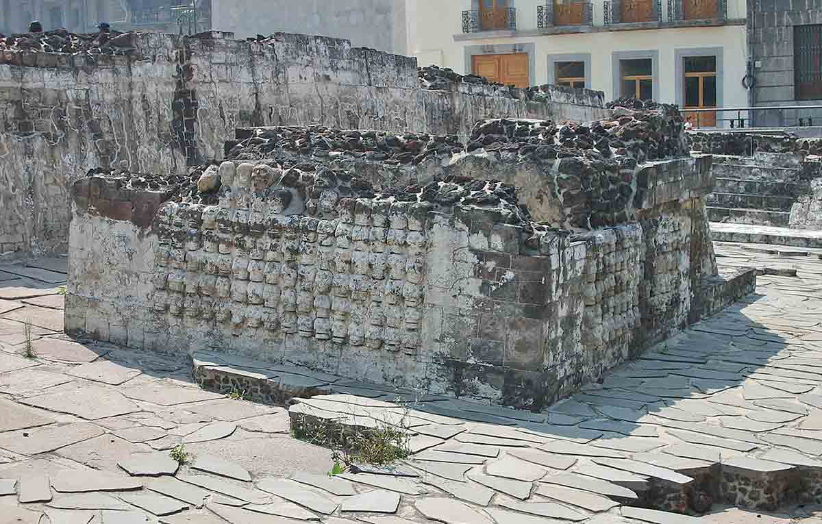 tzompantli templo mayor skull rack