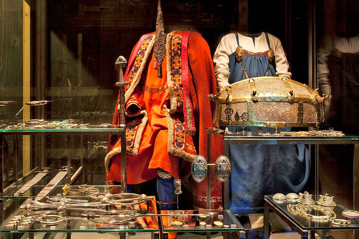 viking attire exibit denmark